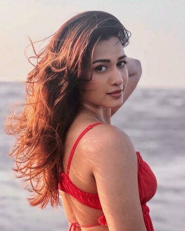 Aayushi Bhave Looks Mesmerizing in Beach Photoshoot