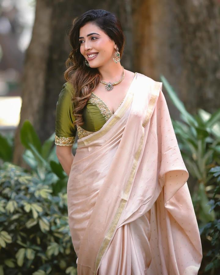 Sara Annaiah's Bold Saree Look is a Showstopper