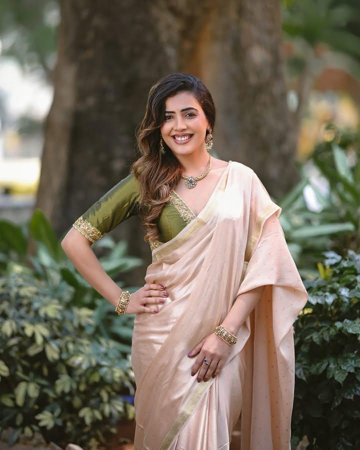 Sara Annaiah's Bold Saree Look is a Showstopper