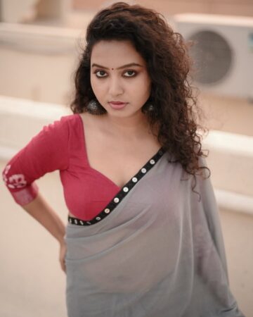 Sayani Pradhan's Glam Makeover Leaves Fans Mesmerized