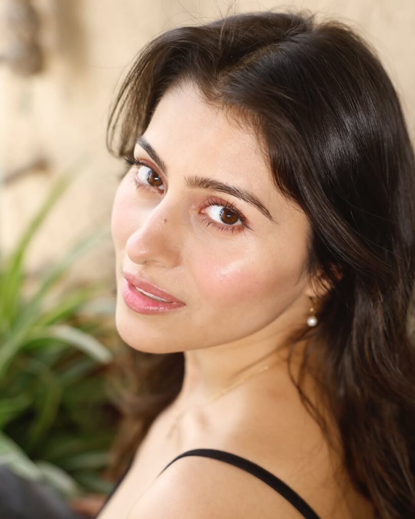 Aparna Dixit Embraces Confidence and Style in New Photos