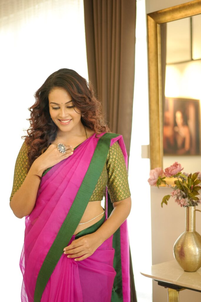 Chandini Tamilarasan Shares Beautiful Indoor Photos in Red Saree