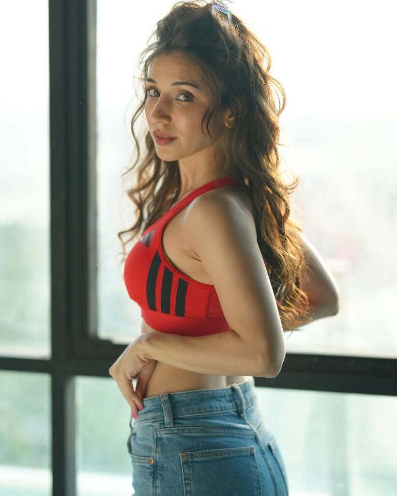 Heli Daruwala's Bold Look Sets Social Media Abuzz