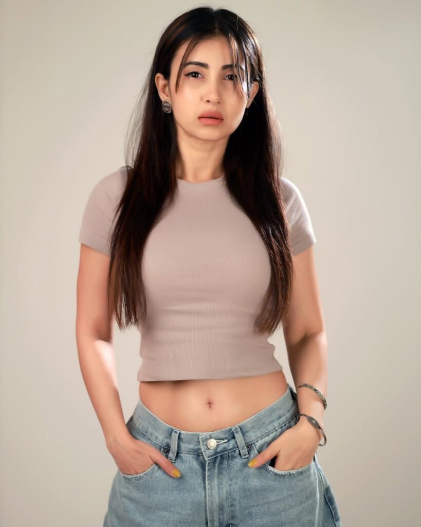 Monami Ghosh Slays in Trendy Jeans and Crop Top Look